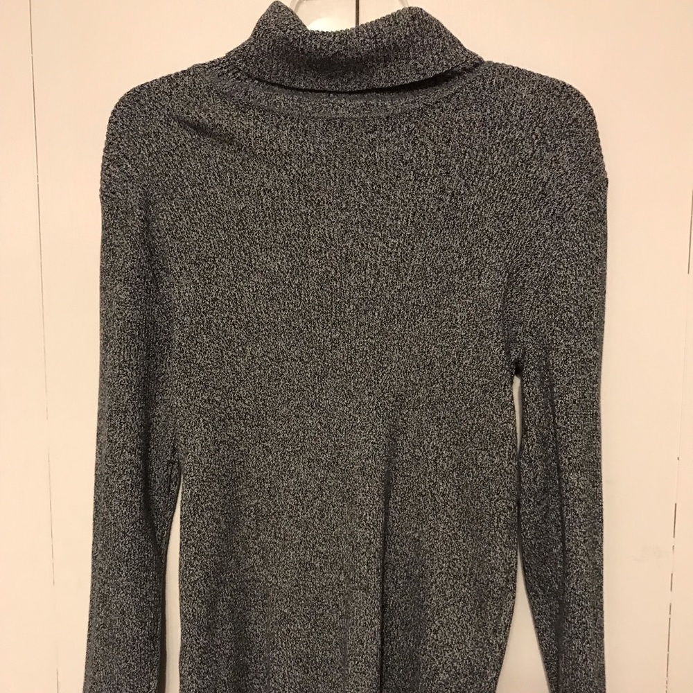 Ribbed Turtle Neck